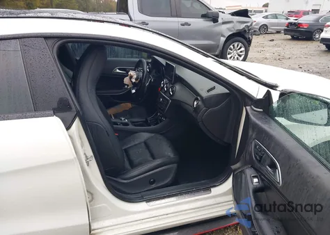 2015 Mercedes-Benz Cla 250 z USA, uszkodzony, nr VIN WDDSJ4EB8FN221158